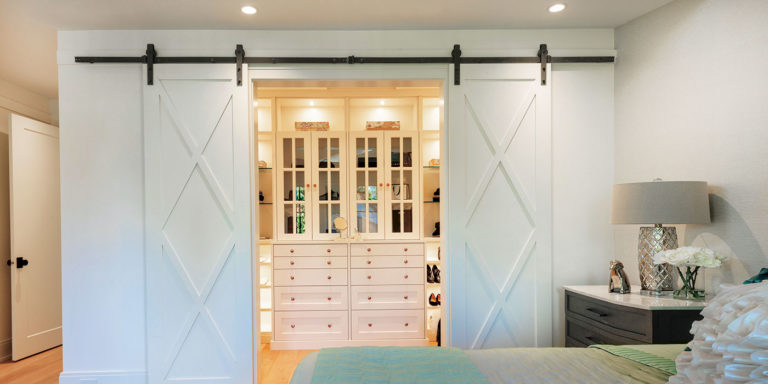 Installer une porte de grange