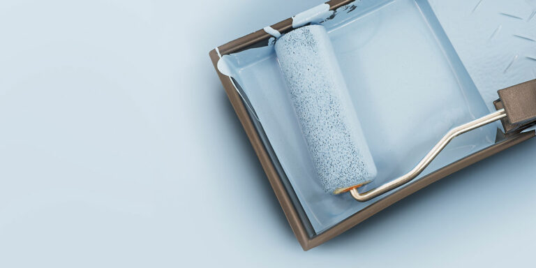 Des outils de peinture pour faire le travail
