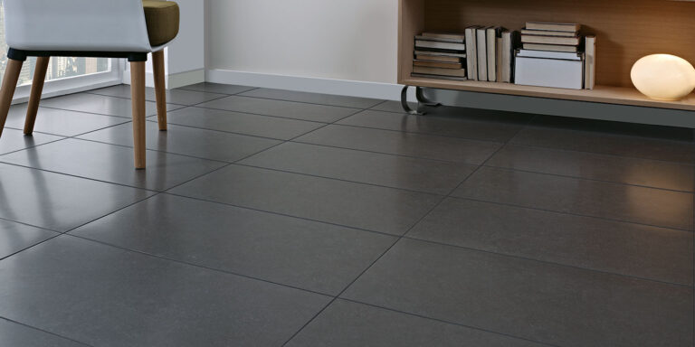Modernisez votre plancher avec le revêtement pour planchers faciles à appliquer de Rust-Oleum