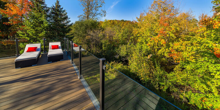 Construisez une terrasse solide et sécuritaire avec les connecteurs en bois de Simpson Strong-Tie