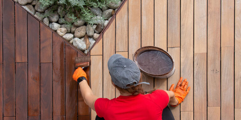Projets de peinture extérieure : transformez votre cour arrière avec Sico