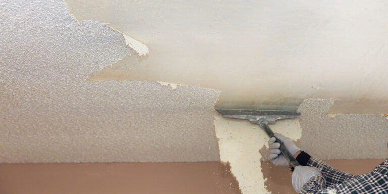 Comment enlever un plafond à texture « popcorn »